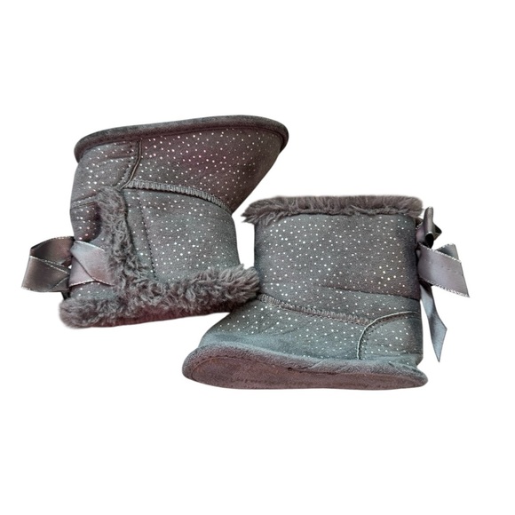 Baby girl boots faux fur lined booties with Bow gay polka dot sparkle size 2 - Picture 2 of 10